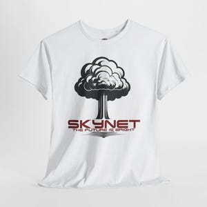 Skynet Future Is Bright T-shirt, Cyberpunk T-shirt i kraftig bomull, Futuristiska Sci-Fi-fankläder, Gåva för teknikälskare, Vardagskläder Terminator
