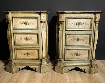 Paire de tables de chevet italiennes de la fin du XXe siècle En vente