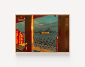 Fotografie "American Dream 2" - Premium-Matt-Druck | Fotoabzug Wandkunst Wanddruck New York USA Staten Island Ferry | Wohnzimmer Büro Küche