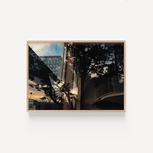 Fotografia analógica &quot;Refection&quot; - Impressão fosca premium | Impressão fotográfica sem moldura, arte de parede, impressão de parede retrô analógica, Berlim, RDA | Sala de estar, escritório, cozinha