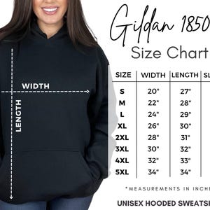 Puede incluir: Tabla de tallas para una sudadera con capucha unisex Gildan 18500. La tabla muestra las medidas en pulgadas para el ancho, la longitud y la longitud de la manga para las tallas S a 5XL.