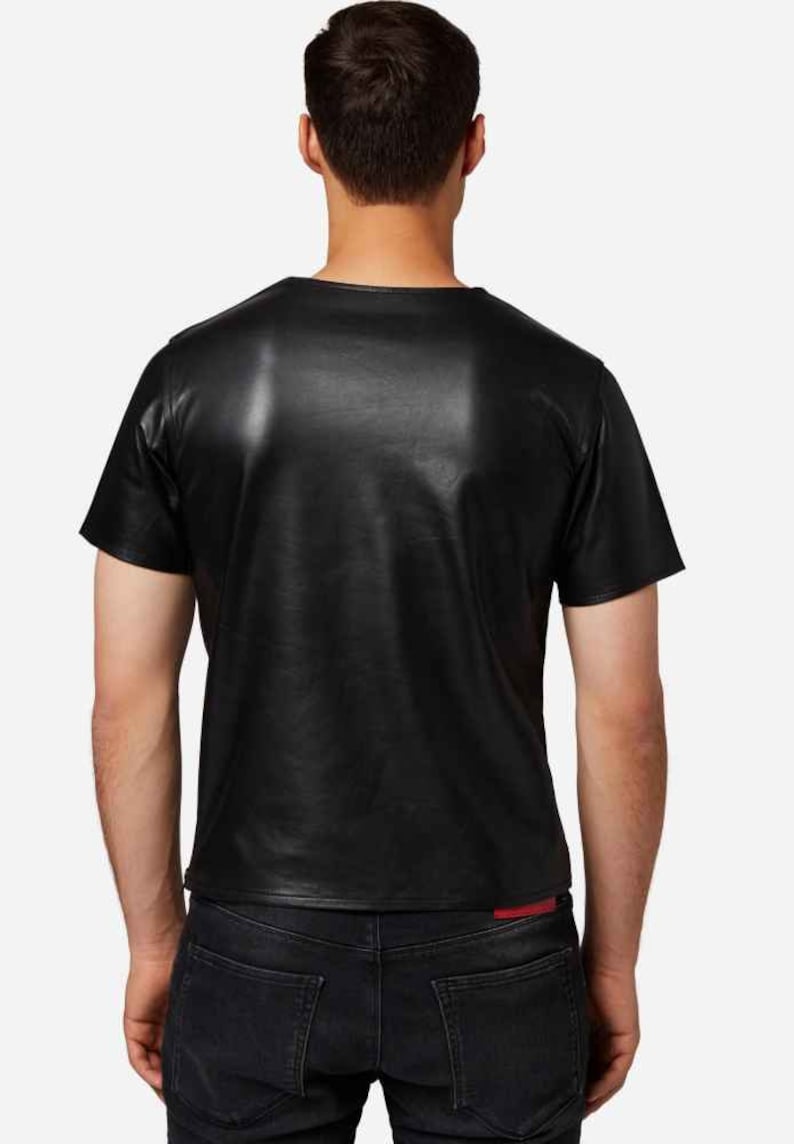 Handgjord t-shirt i fårskinnsläder: Astro Boy-konst, designerstil bild 9