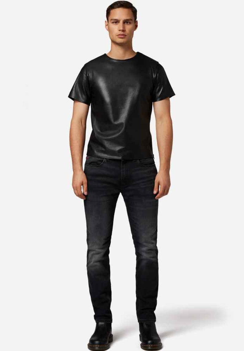 Handgjord t-shirt i fårskinnsläder: Astro Boy-konst, designerstil bild 5