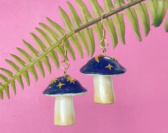 Pendientes de setas mágicas. Joyas celestiales para Halloween y otoño.