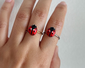 Anillo de Mariquita pintados a mano. Anillos de insectos. Accesorios para ropa de Primavera.