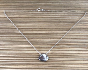 Silver Vintage Shell Pendant Necklace,  16" Shell Necklace, Shell Pendant, Shell Charm, 3 Dimensional shell Pendant, Valentines Day Gifts