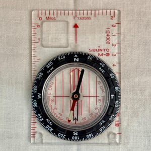 Clinomètre Vintage Suunto Helsinki – Étanche – Avec étui Cuir – Finlande – Rare