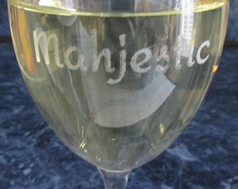 For Mahjong play, Wine Glass, 10.5oz engraved: Mahjestic