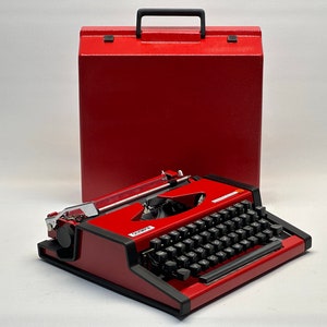 RARE Olympia Traveller Typewriter Vintage Typewriter,Red Typewriter 1955 Olympia Traveller Typewriter Classic Red Design with QWERTZ image 1