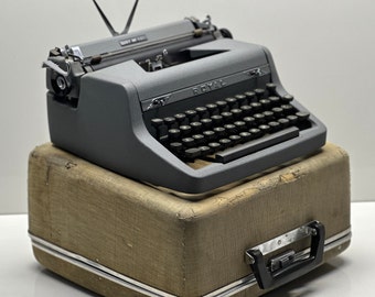 Zeldzaam! Royal Deluxe Typewriter - Vintage 1955 editie in klassiek grijs - QWERTY-toetsenbord, grijze kleur, retro draagbare behuizing, onberispelijke bediening