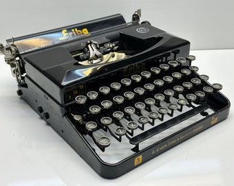 Erika Typewriter S - Black Vintage Writers and Vintage Enthusiasts - Premium Quality Antique Typewriter with Old World Elegance and Wood Bag