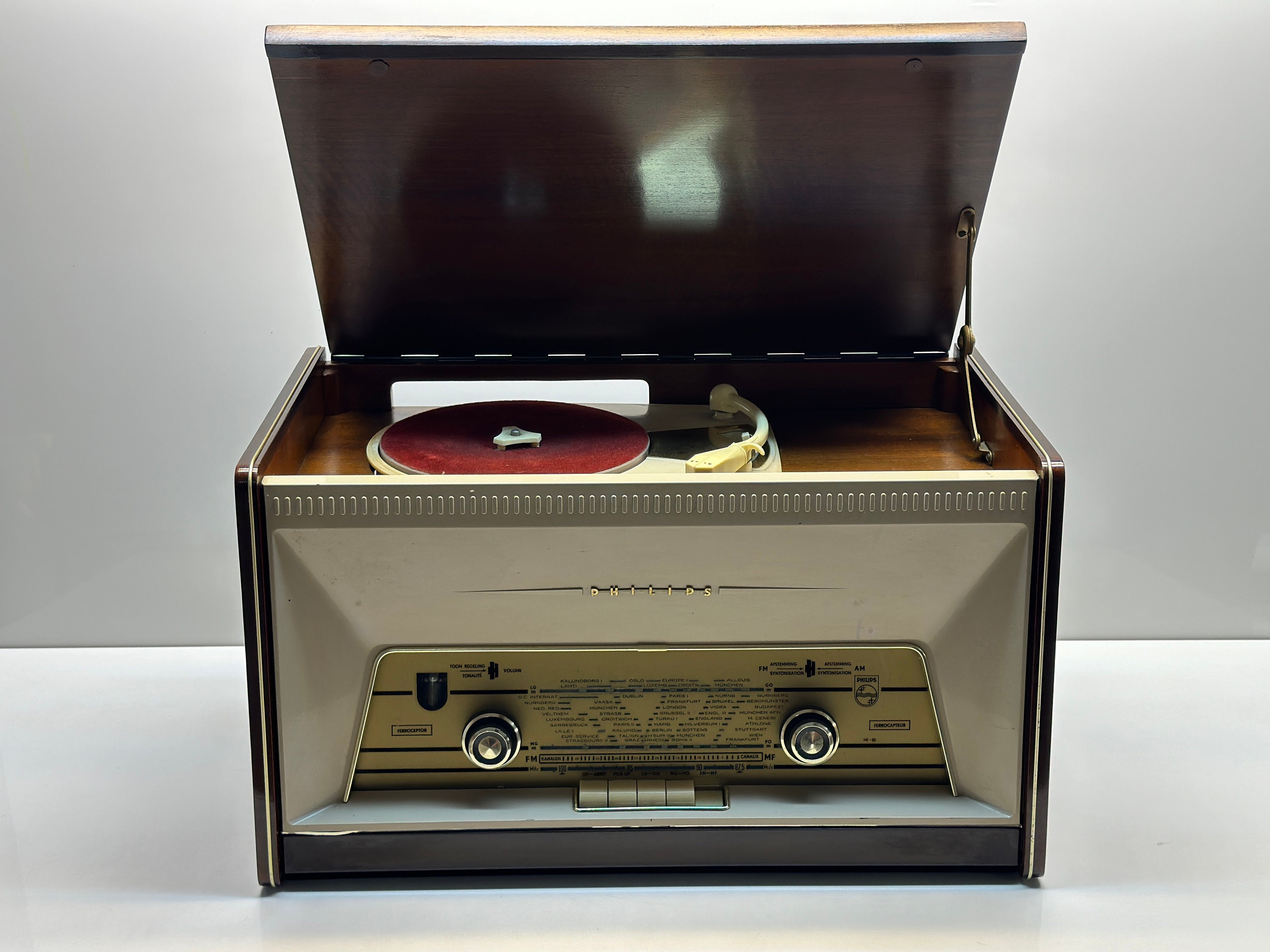 洋書 PHILIPS' RECORD ATLAS VICTORY EDITION 洋書 PHILIPS