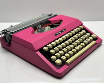 Macchina da scrivere Royal B: fucsia antico vibrante con borsa nera