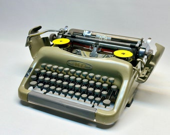 Macchina da scrivere Voss - Modello classico del 1950 in verde elegante con tastiera QWERTZ