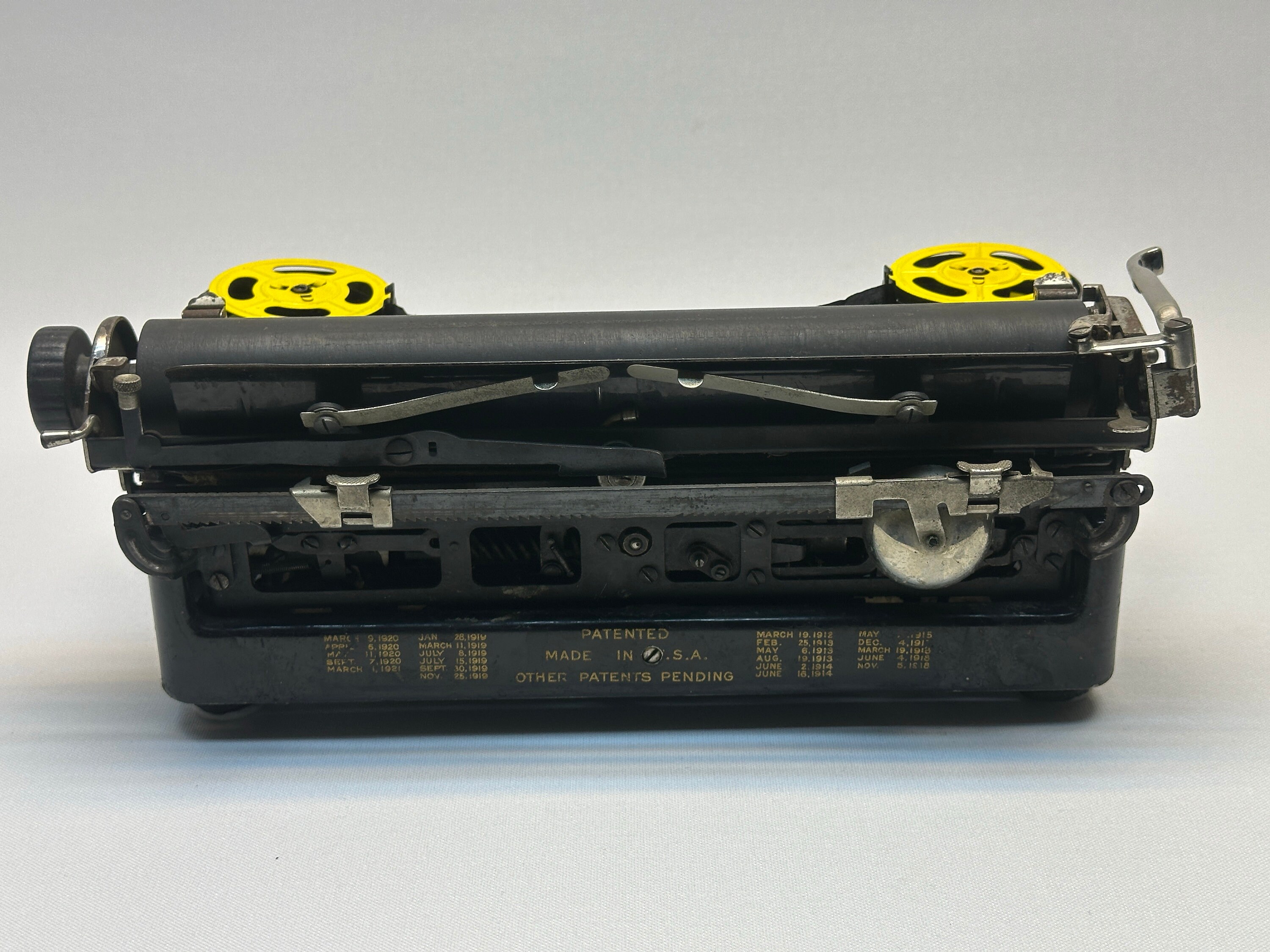 Underwood Standard Portable (3-bank) Typewriter - Classic