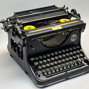 Ideal Typewriter - Vintage 1935 Model with QWERTZ Layout and Glass Black Keys