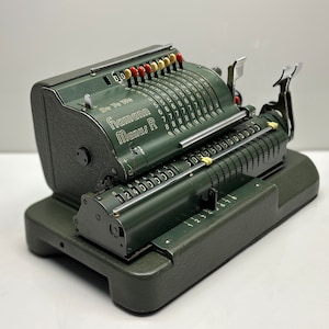 De Te We Hamann Manus R Antique Calculator | Vintage Design | Rare Collectible Piece
