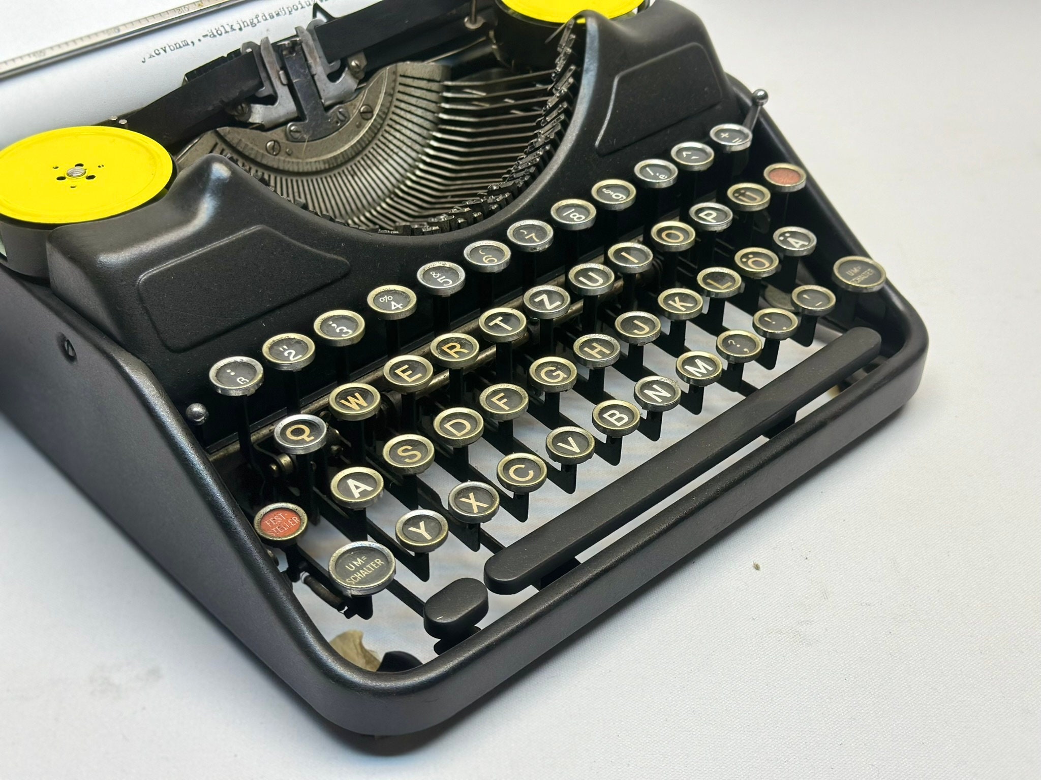 1945年製ヴィンテージコンチネンタルタイプライター：ガラスキー
