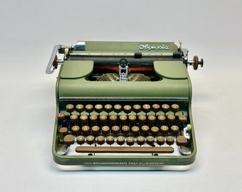 Olympia SM1 Typewriter - Vintage 1950 Edition in Army Green With