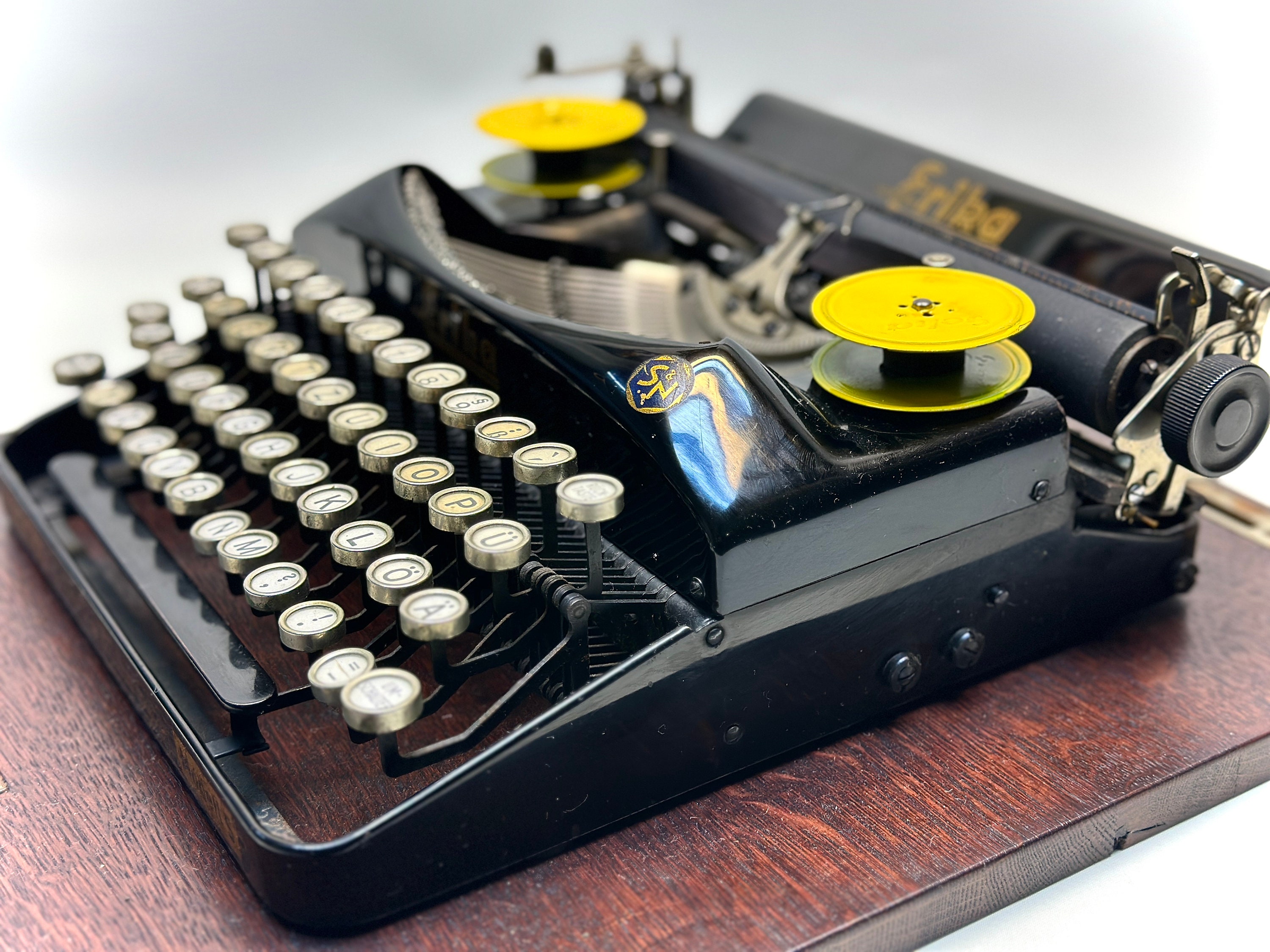 希少なエリカ アンティークタイプライター：1945年製ヴィンテージ 
