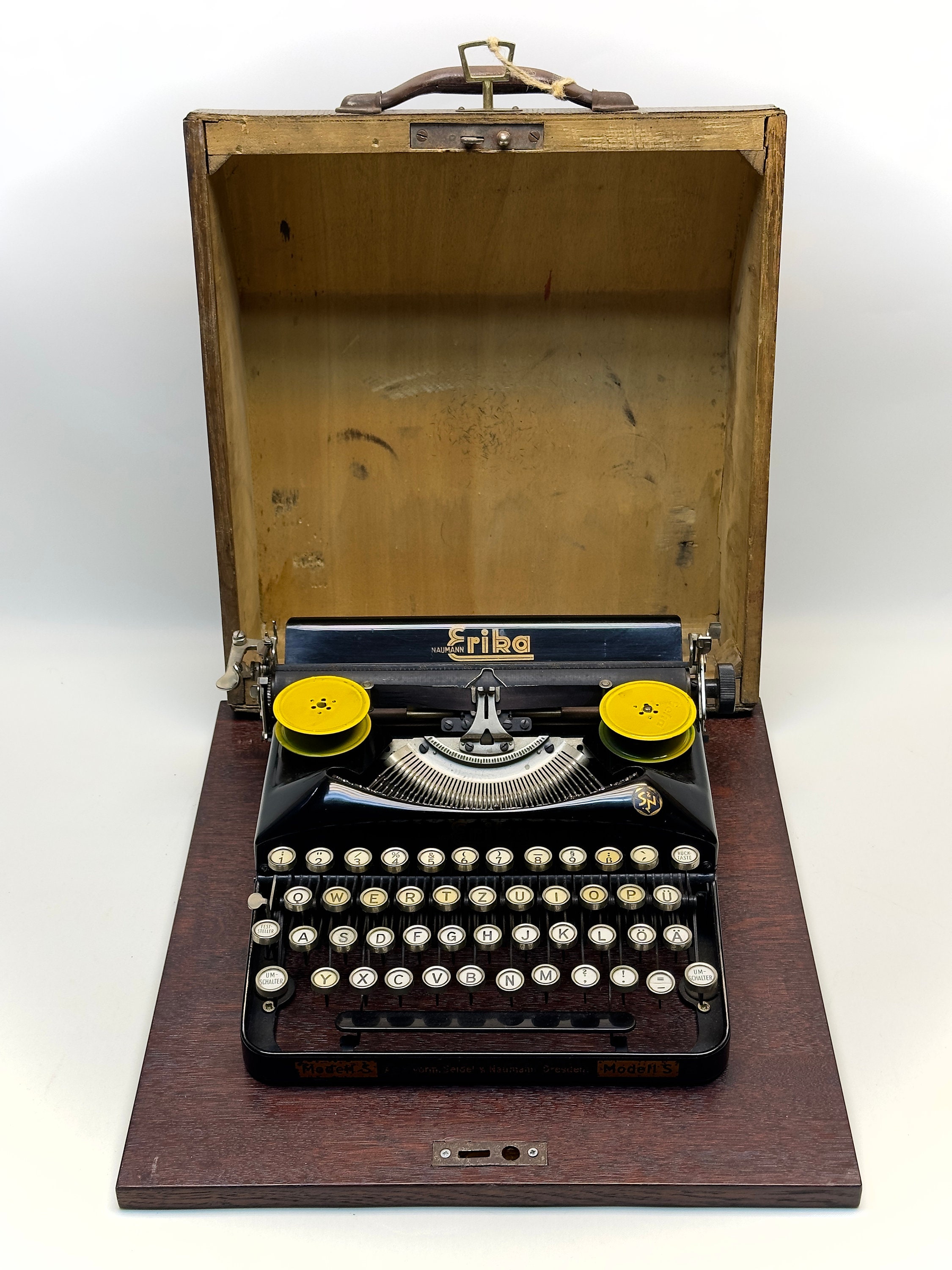 希少なエリカ アンティークタイプライター：1945年製ヴィンテージ 