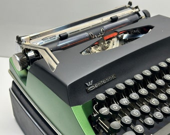 リニューアルされたAdler Contessa Deluxeタイプライター：グリーン