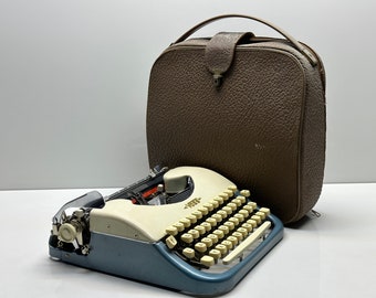 Parasident Typewriter - QWERTZ Keyboard, Striking Green Design, and Flawless Writing Experience with Black Bag