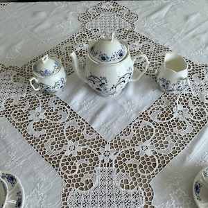 Vintage White Cotton & Linen Lace with Embroidery Floral Tablecloth from Turkey