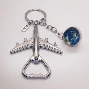 Ouvre-bouteille avion, cadeau pour les passionnés de voyages, avion en métal, avion, carte du monde, pilotes, personnalisable