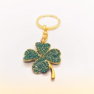 Chaveiro de trevo de quatro folhas da sorte, chaveiro de trevo de quatro folhas, presente personalizado, presente da sorte, trevo de quatro folhas de pedra verde