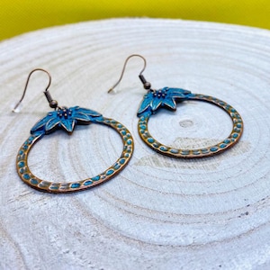 Turquoise bungelende oorbellen, vintage oorbellen, boho sieraden, vintage, turquoise stenen, koperpatina, voor haar