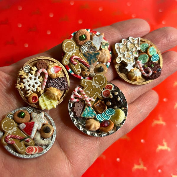 Miniature Dollhouse Holiday accessories: Plates of Christmas/Hanukkah decorated cookies