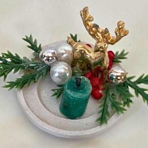 Miniature Christmas candle decoration with deer, Doll/dollhouse Christmas candle, 1:12 scale Christmas Miniature, Mini centerpiece