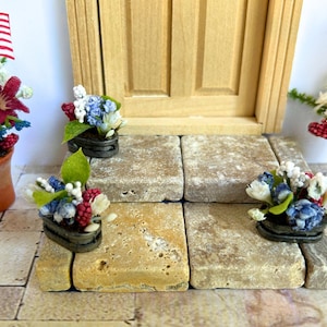 Miniature 4th of July Floral Arrangement: Dollhouse Patriotic Decor