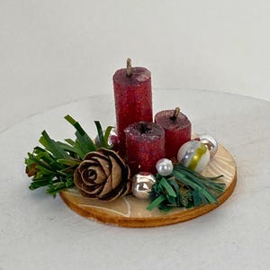 Miniature dollhouse Christmas/Holiday candle centerpiece in 1:12 scale. Christmas Miniature, Mini centerpiece