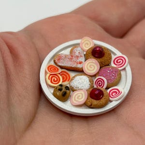 Handmade miniature tray of Valentine&#39;s Day cookies in 1:12 scale, Dollhouse Miniature Dessert, Frosted Sugar Cookies, Mini Cookies