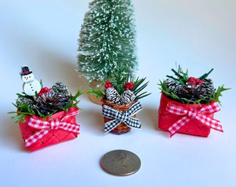 Miniature Dollhouse Floral Arrangements, Christmas/Winter Decor, 1:12 Scale