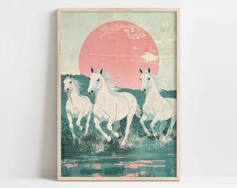 Puede incluir: Impresión artística enmarcada que representa tres caballos blancos corriendo por un paisaje turquesa y verde. Un gran sol rosa está en el fondo. La obra de arte tiene un estilo vintage e ilustrativo, con un cielo verde claro.
