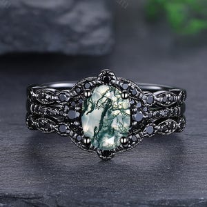 Oval Moss Agate Engagement Ring Set Gothic Black Gold Moss Agate Wedding Ring for Women Stacking Rings Anniversary Gifts Wedding Gift