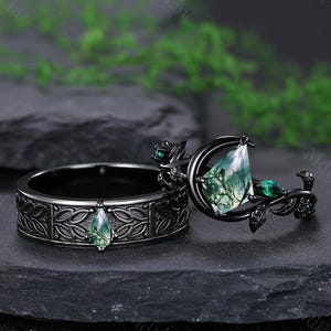 Gothic Moss Agate Couple Ring Set Black Gold Matching Rings Nature-Inspired Emerald Wedding Bands Crescent Moon Jewelry His and Hers Rings