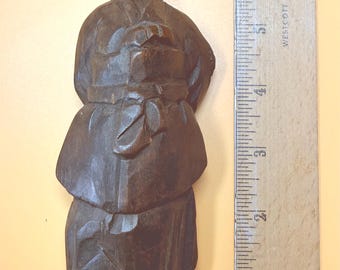 Figura coreana de madera
