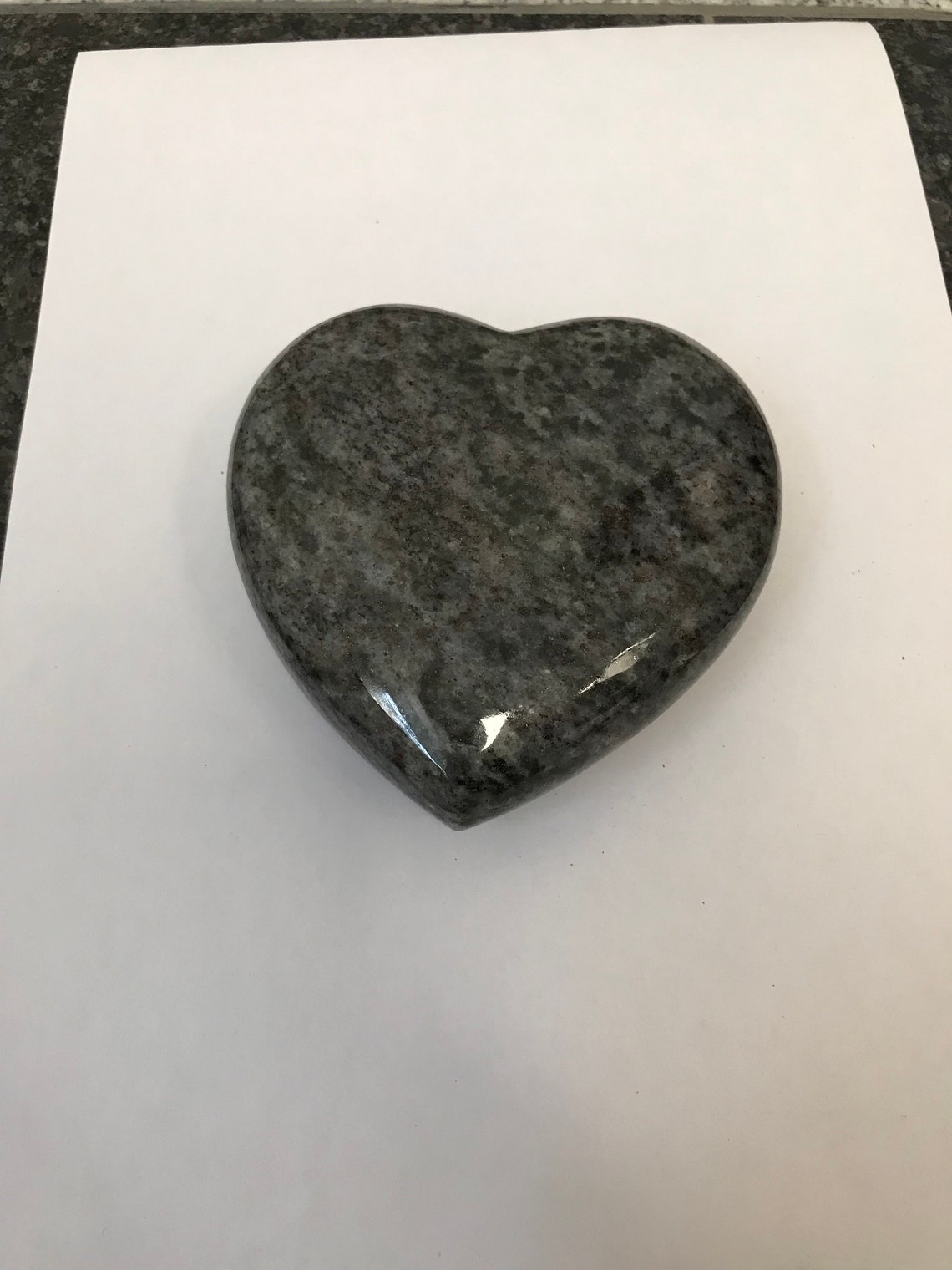 Steinherz Herz aus Naturstein Granit in verschiedenen Farben, Stein