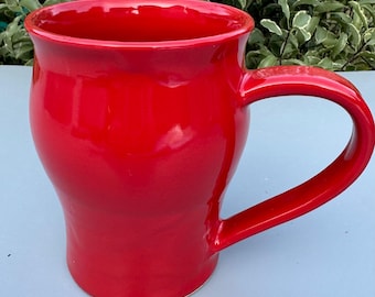 Handgemaakte keramische mok, uniek Brits cadeau. glanzend rood