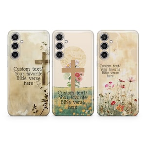 Puede incluir: Tres fundas para teléfono con un diseño floral y una cruz. Las fundas son beige con una cruz marrón y flores en tonos de rosa, morado y blanco. El texto en las fundas dice "Custom text/ Your favorite Bible verse here".