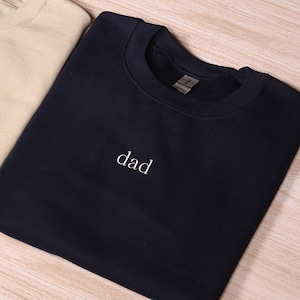 Embroidered Dad & Mama Sweatshirt, Minimal New Mom Dad Embroidery Hoodie, Matching Family Outfit, Best Dad Ever Gift, Fathers Day Gift Idea