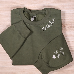 Bluza z haftem "Ciocia" z imionami na rękawie, spersonalizowana bluza z kapturem "Ciocia" z imionami siostrzenic i siostrzeńców, strój dla cioci, prezent na Dzień Matki