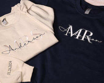 Custom Mr Mrs geborduurd sweatshirt met datum op mouw, gepersonaliseerde hoodie vrouw en echtgenoot, bijpassende outfit voor koppels, kleding vrijgezellenfeest