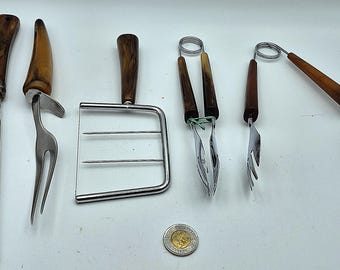 Vintage kaas- en charcuterieset - 6-delig - Handvatten van imitatiehoornvormig bakeliet of gemarmerd lucite - Mid-century modern stijl