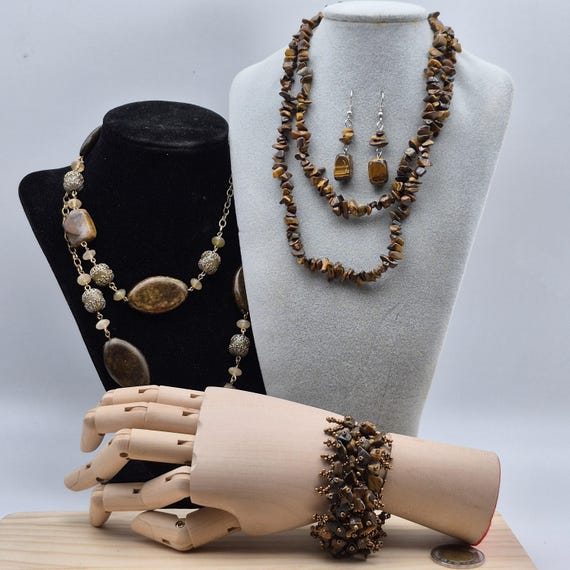 Ensemble de bijoux en Œil de Tigre véritable – Collier multi-rangs, Bracelet manchette et Boucles d’oreilles assortis – Style Boho Chic