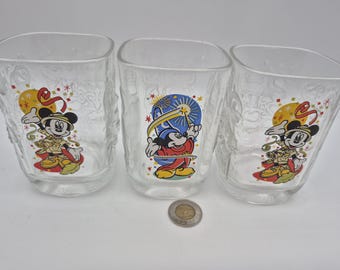 マクドナルドの2000年ミッキーマウスグラス